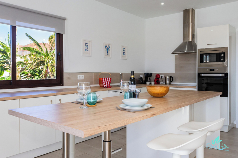 Others 5, Remarkable 5-bed Villa in Playa Blanca, Las Palmas