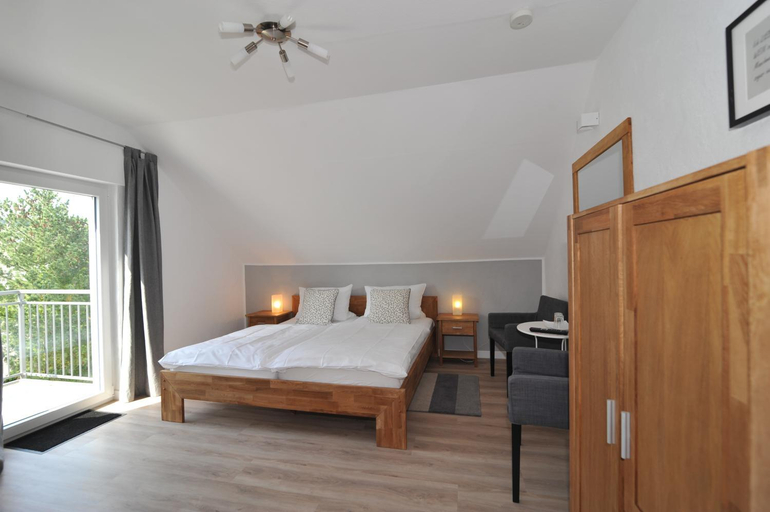 Bedroom 3, Weinhotel Lenz, Cochem-Zell