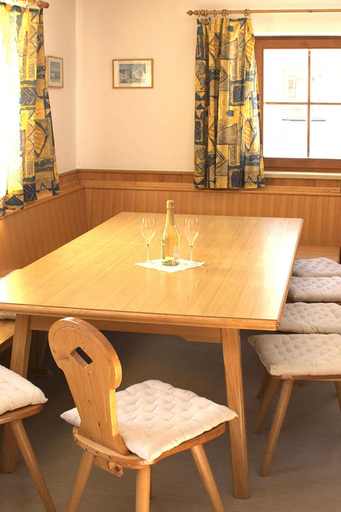 Others 2, Chalet on Feuerkogel With Stunning Views, Gmunden