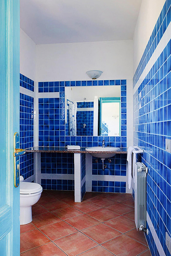Bathroom 5, Apartment in Lu Nibareddu Residence, Loiri, Nuoro