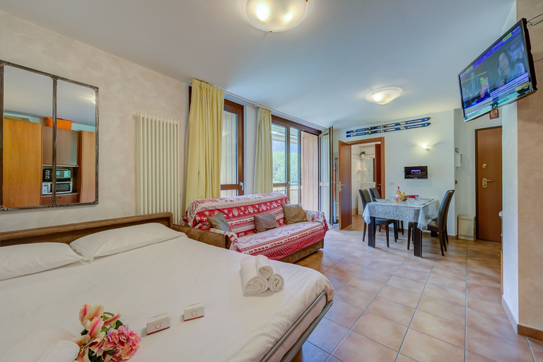 Bedroom 2, La Marmotta Campo Smith on the Ski Slopes, Torino