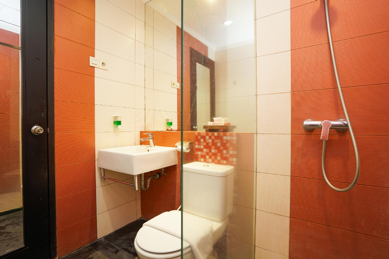 Bathroom 11