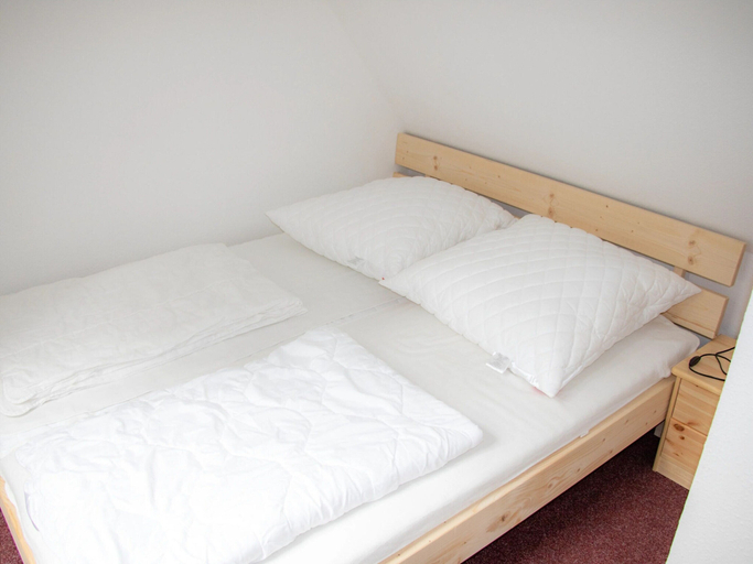 Bedroom 4, Lovely Apartment in Breitenbrunn With Shared Sauna, Erzgebirgskreis