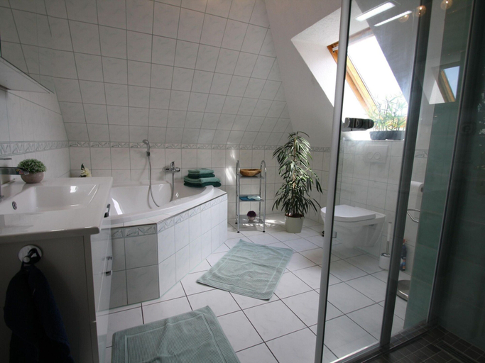 Bathroom 3, Ferienwohnung Am Strand in Schwerin, Schwerin