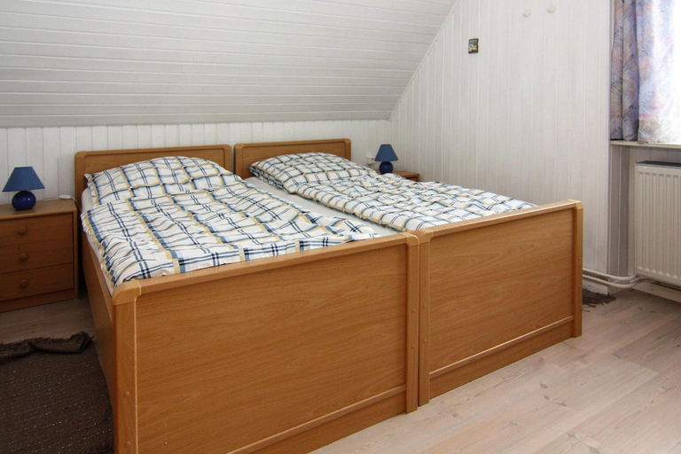 Room 4, Holiday Home in Busum With Parking Space, Dithmarschen