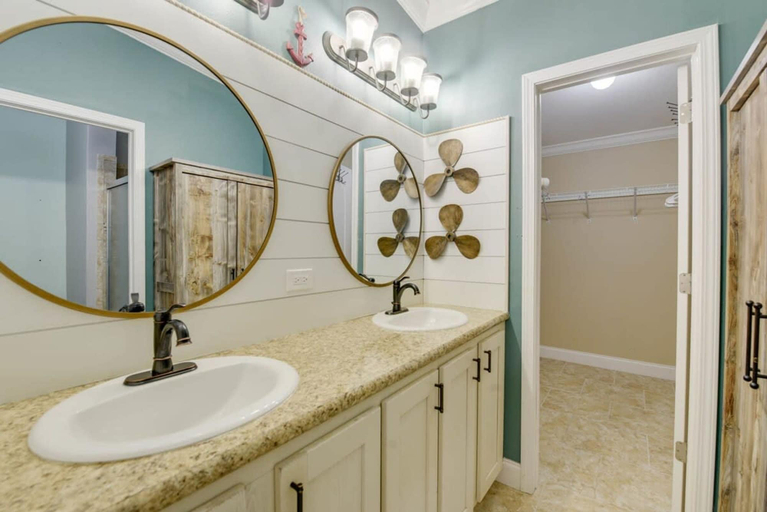 Bathroom 2, Loggerhead Lagoon Canalfront Tiki Hut Dock, Monroe