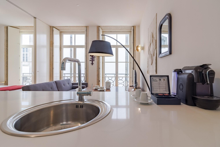 Room 2, Tower 3F in Oporto With 1 Bathrooms, Porto