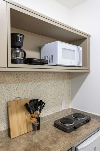 Room 5, In Front of the Underground and 8 Minutes From the Beach Sf228, Rio de Janeiro