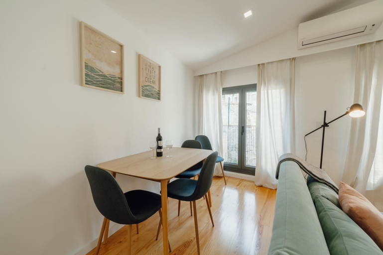 Room 2, Courtyard Oporto Design Apartment M, Porto