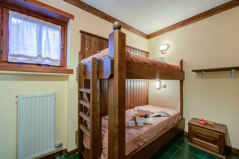 Room 3, Grange Hike Ski - 3C Sestriere, Torino