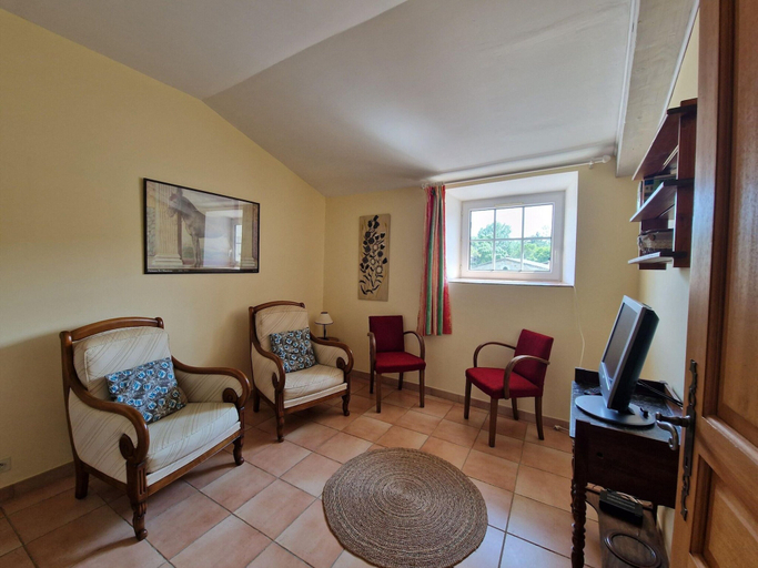 Others 4, Charming Stone House With Terrace, Gard