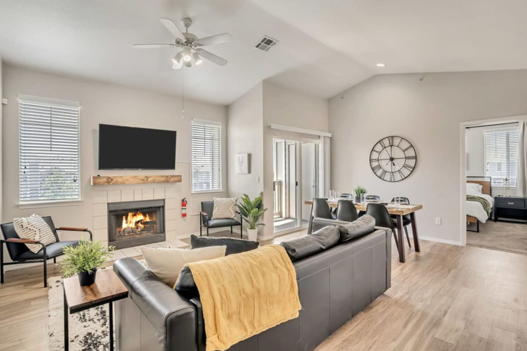 Room 1, J380 at Mountain View by CDH, Davis