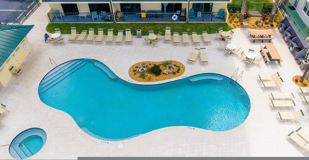 Room 2, Ocean View Suite w Pool Hot Tub Beach Access, Volusia