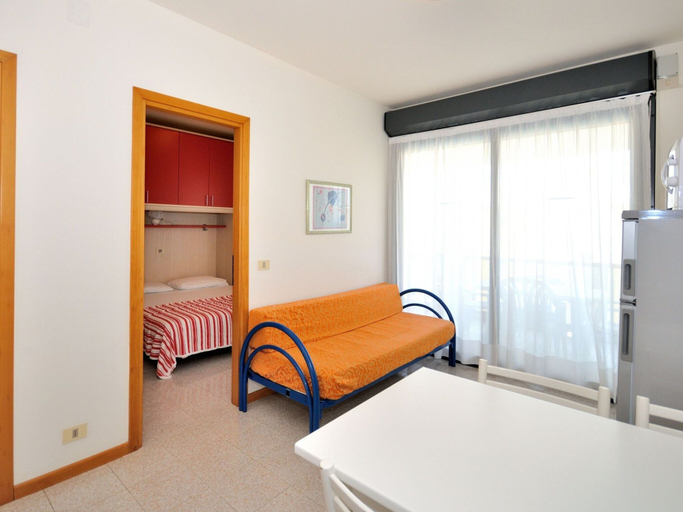 Room 5, Apartment in Bibione Near Beach & Nature Reserve, Venezia