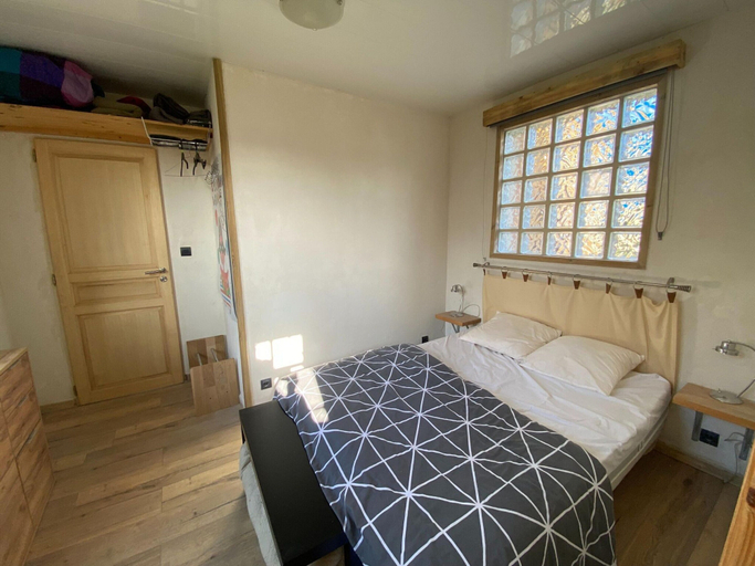 Room 4, Holiday Home Near Donville-les-bains Beach, Manche