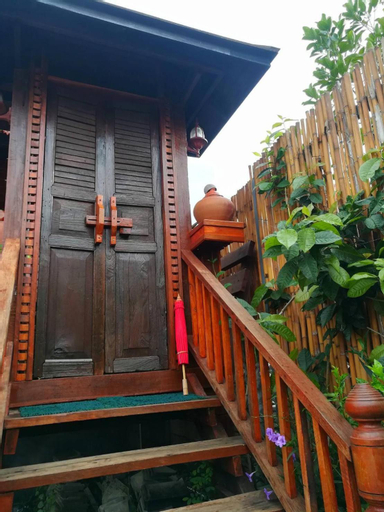 Exterior 11