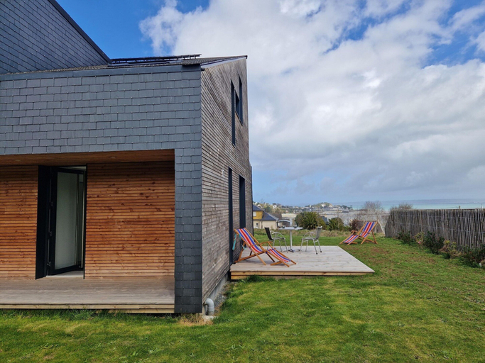 Exterior 3, Studio With Terrace and Superb sea View, Finistère