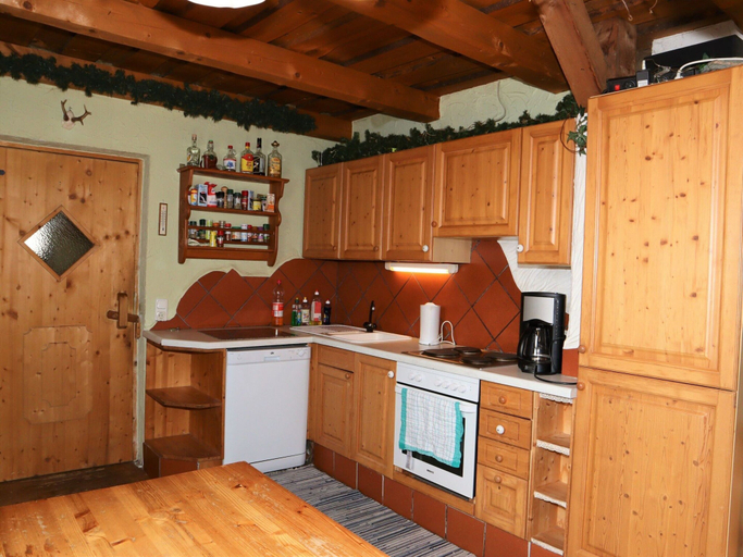 Others 5, Cabin in Brixental by Ski Lift Access, Zell am See