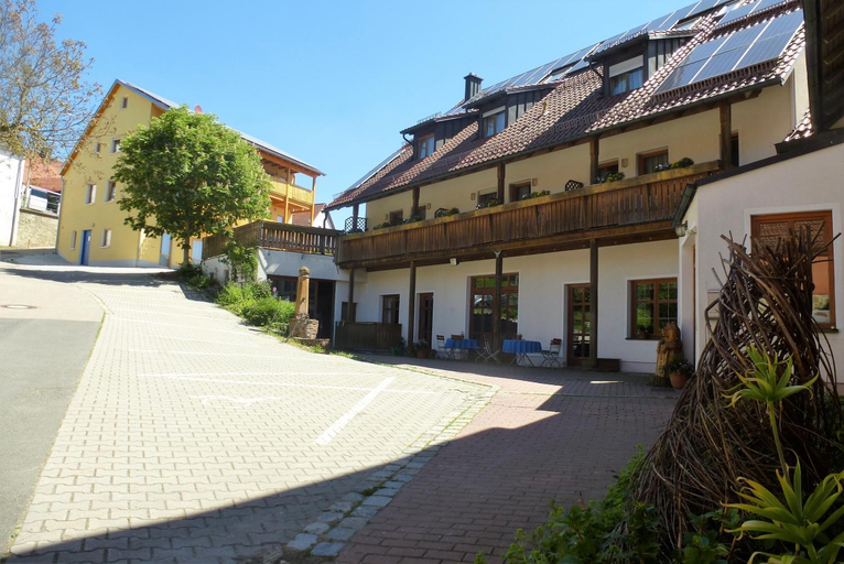 Others 3, Blaue Traube, Amberg-Sulzbach