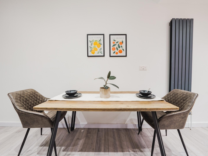 Others 5, Modern 2 bed Apartment Near Wembley Stadium, London