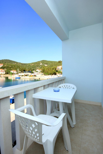 Others 4, Double Room Zaglav 8144e, Sali
