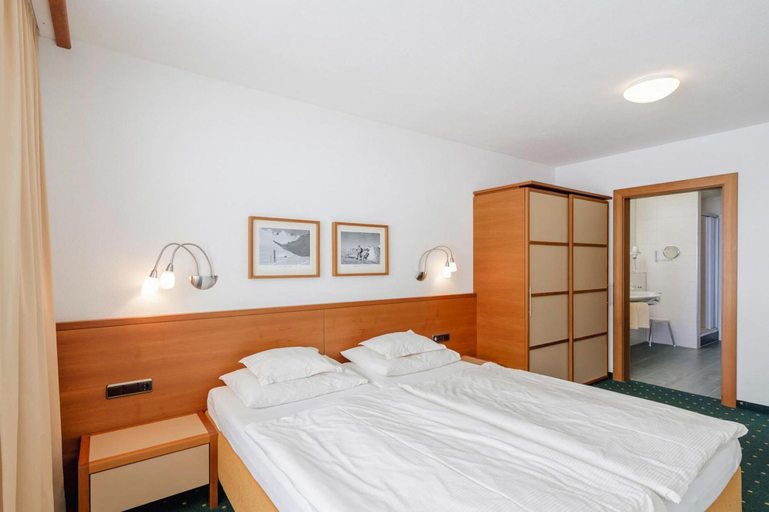 Room 4, Flat in Obergurgl With Shared Wellness Centre, Imst