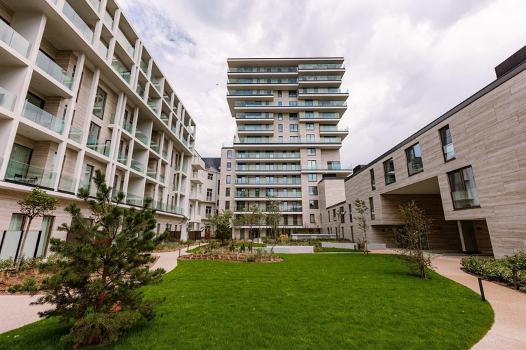 Room 4, Stunning Seafront Apartment With Modern Comforts and Dike Views, West-Vlaanderen