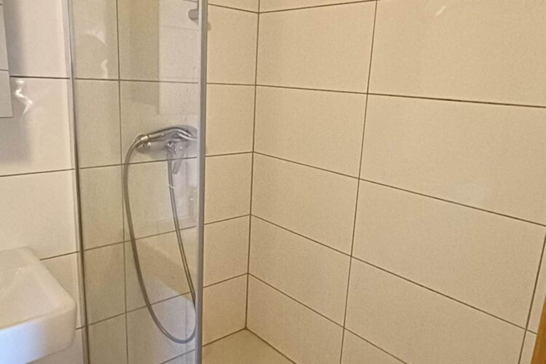 Bathroom 3, Sunny Holiday Apartment With Balcony on Klopeinersee With Private Beach, Völkermarkt