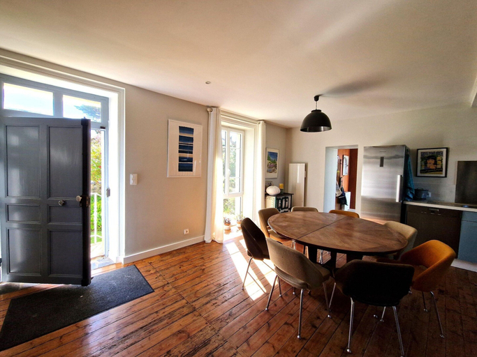 Dining, 4 Family Home, Walking Distance to the Beach, Finistère