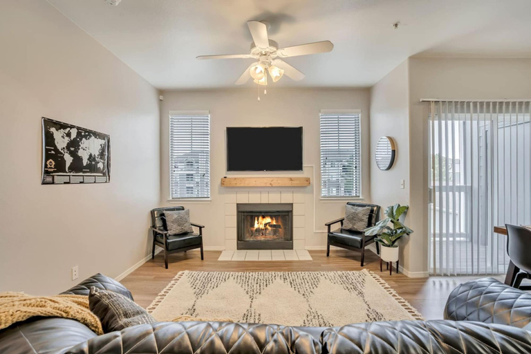 Room 1, J280 at Mountain View by CDH, Davis