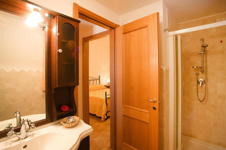 Bathroom 5, Tourist Resort, Grosseto, Grosseto