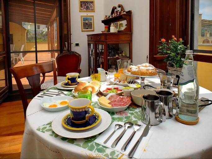 Food & Drinks 3, B&B Villa Elisa, Napoli