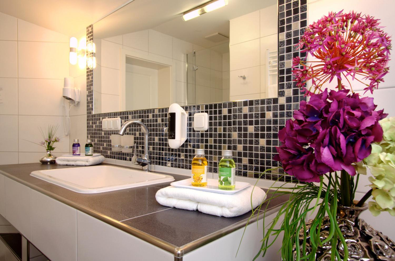 Bathroom 2, Hotel Garni Inselparadies Zingst, Vorpommern-Rügen