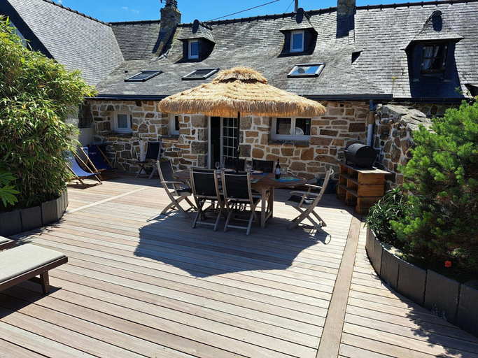 Dining 5, Breton Granite Stone House, Camaret-sur-mer, Finistère