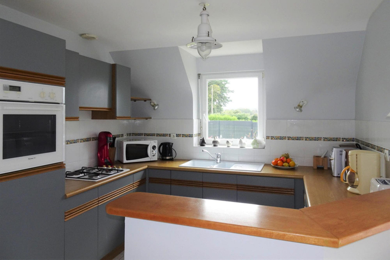 Private kitchen 3, Holiday Home in Paimpol Near Beach, Côtes-d'Armor