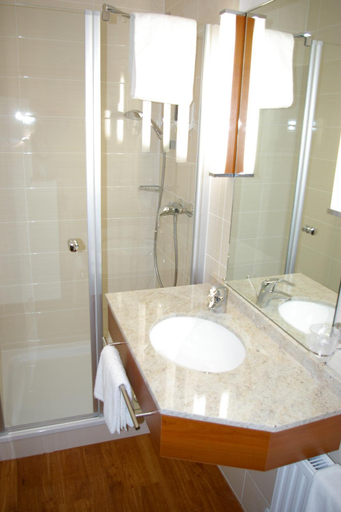 Bathroom 2, Hotel Lenz, Fulda