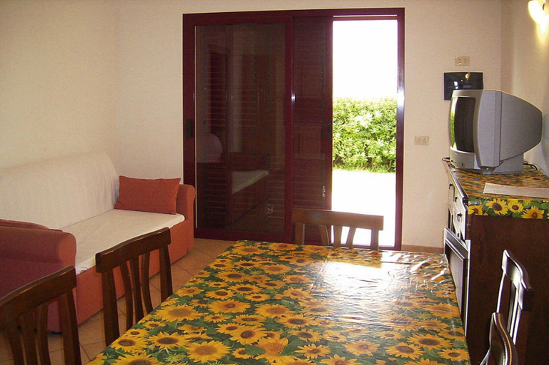 Dining 3, Apartment in Monte Petrosu Near San Teodoro, Nuoro