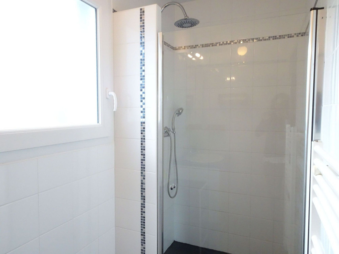 Bathroom 5, Modern House not far From Mont Saint-michel, Manche