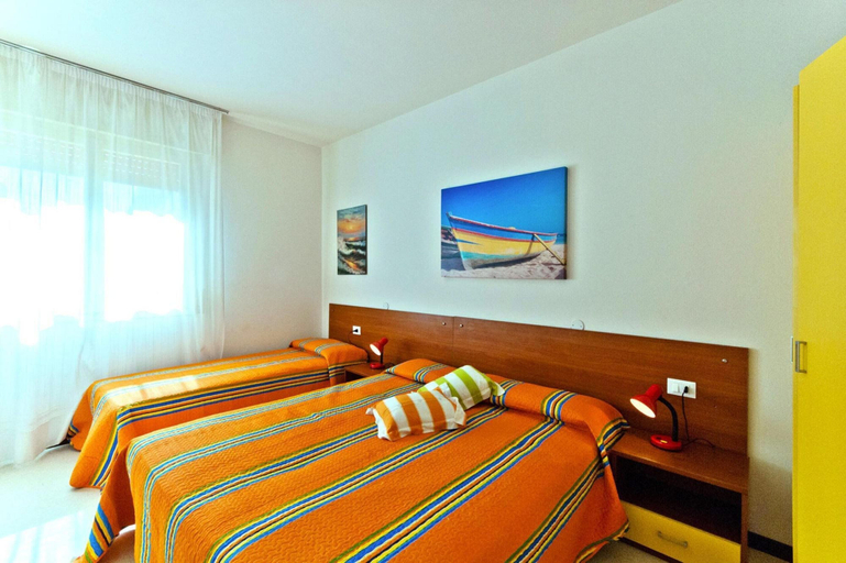 Bedroom 2, Apartment in Bibione With Balcony, Venezia