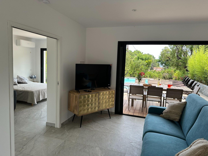 Others 4, Attractive Villa With Private Pool, Corse-du-Sud