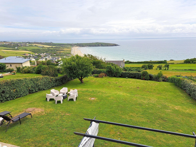 Exterior 4, Villa in Crozon With Sea Views & Sandy Beach, Finistère