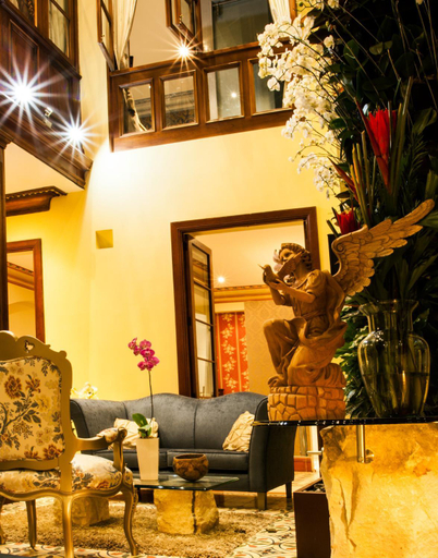 Public Area 2, The Orchids, Santafé de Bogotá