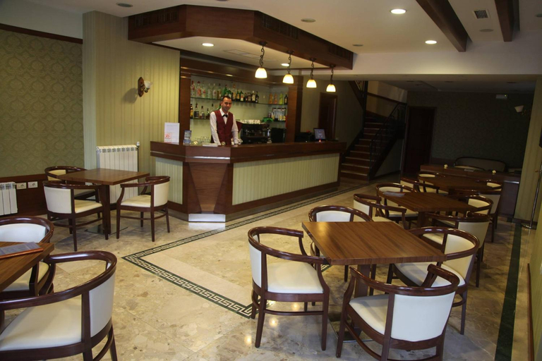 Food & Drinks 5, Vila Sigal Pogradec, Pogradecit