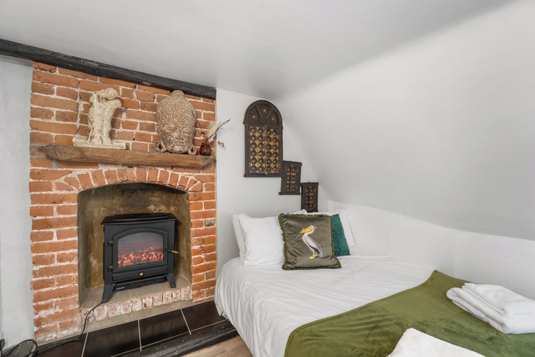 Bedroom 3, 3 Bedroom City Centre Apartment, Kent