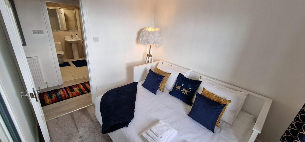 Room 4, Seaside Escape in Kirkcaldy, Fife