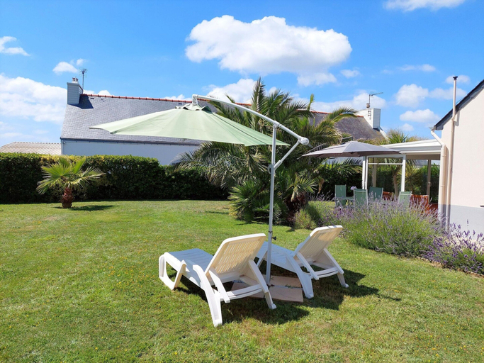 Exterior 4, Holiday Home in Plouhinec by Audierne Bay, Finistère