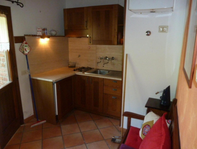Room 4, Mustard apt With Shared Pool, Perugia