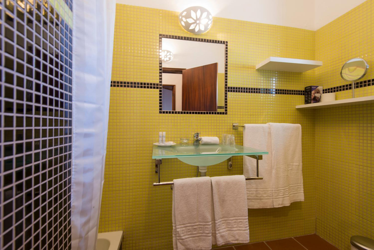 Bathroom 2, O Monte das Flores, Odemira