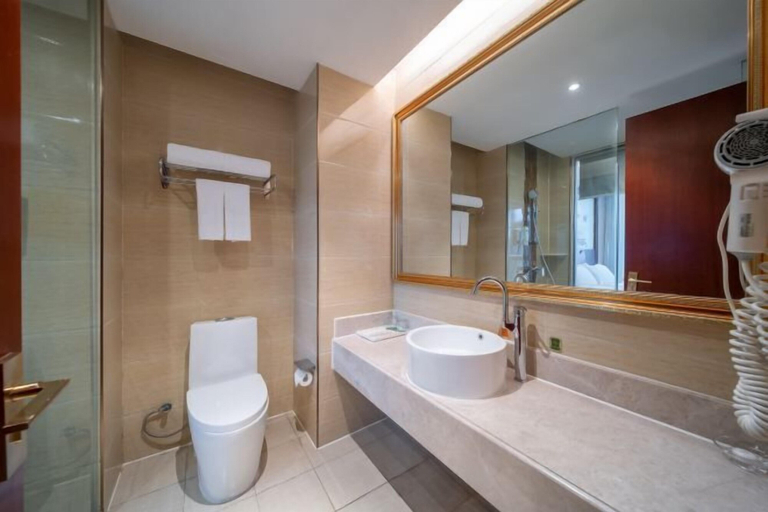 Bathroom 4, Vienna Hotel (Zunyi Xinpu Riyuexingcheng Branch), Zunyi