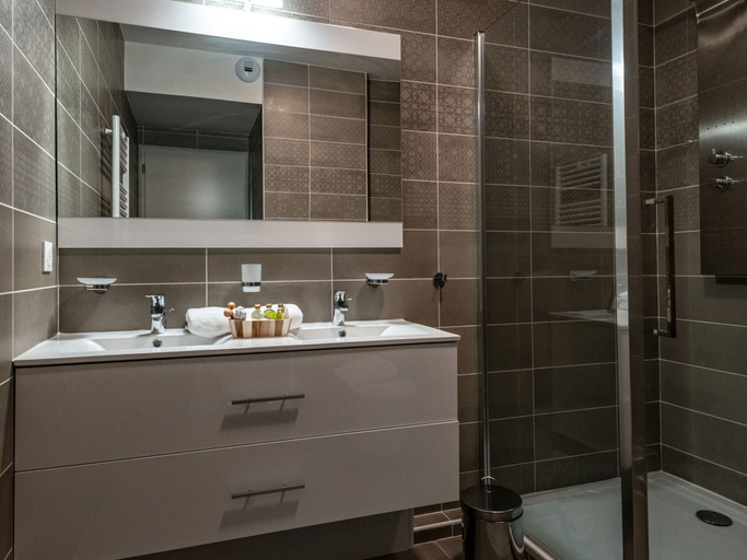Bathroom, Comfortable Holiday Apartment With Terrace, Alpes-Maritimes